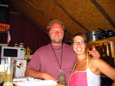 Jeff en Laura in de bar van de camping in 2009.