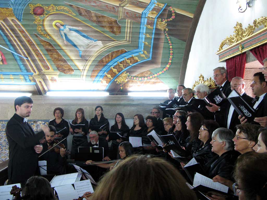 Optreden van het koor in de Capela de Santa Ana in Portugal