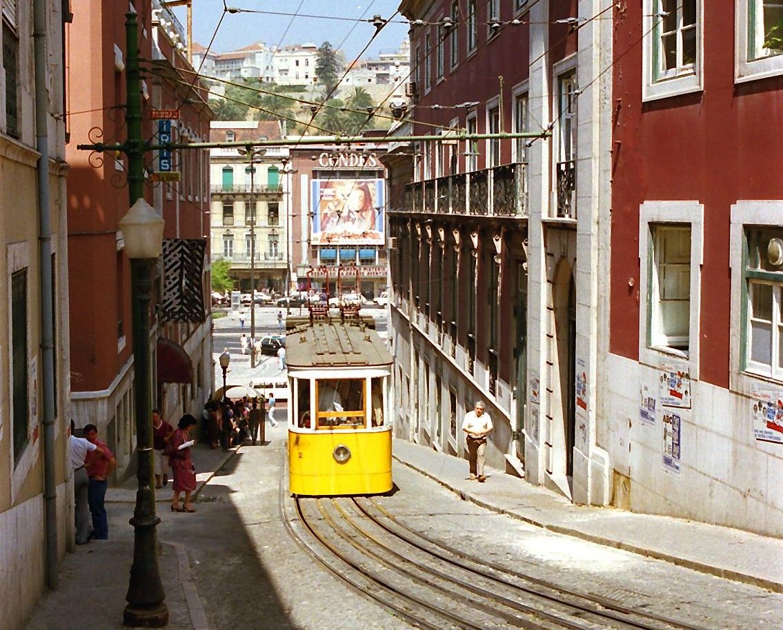 Het gele trammetje, de Ascensor da Glória