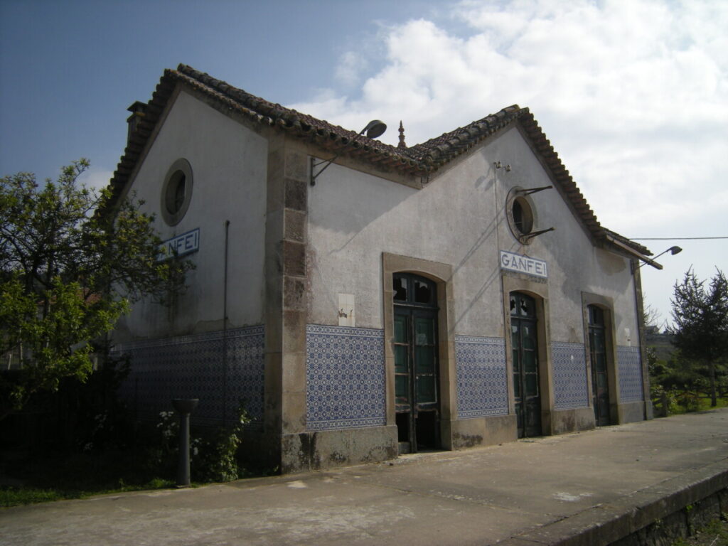 Het vroegere treinstation Ganfei aan de ecopista do Rio Minho.