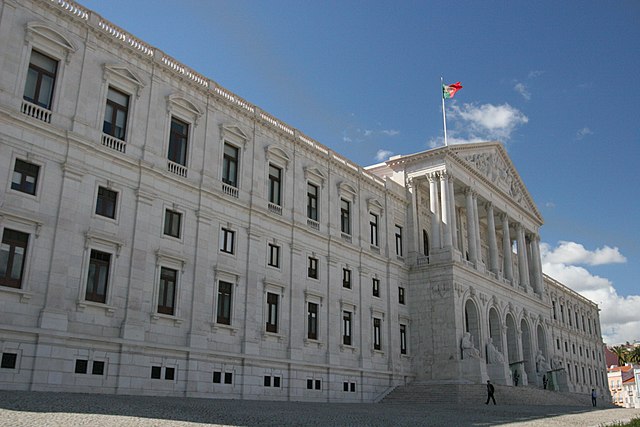 Facade van het Portugese parlement, de Assembleia da República, in Lissabon.