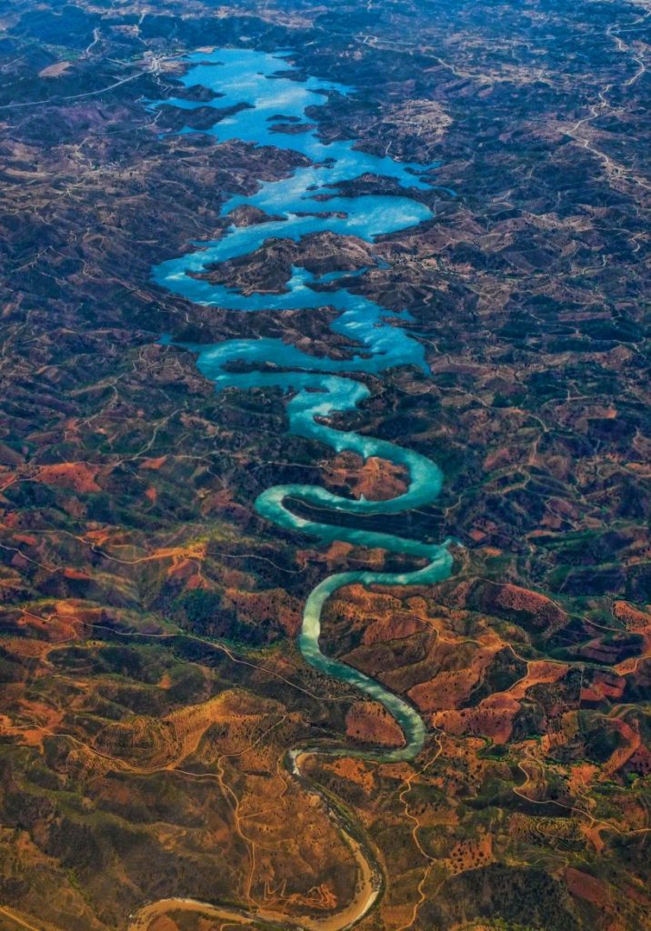 Luchtfoto van de Odeleite rivier